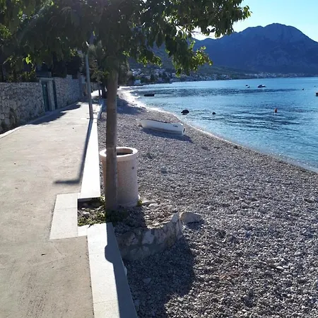 Pensjonat Falcon Podaca